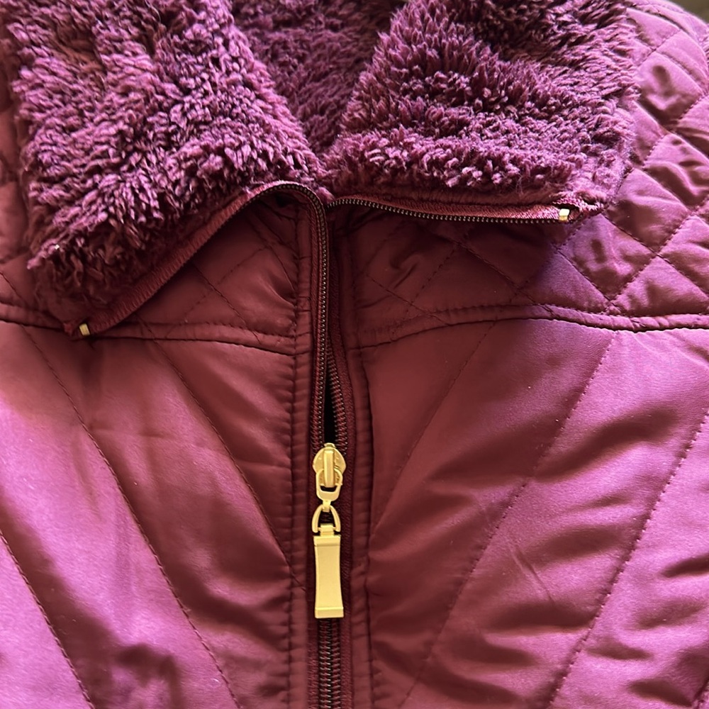 Women’s fall quilted vest with fleece lining. Size large burgundy Denim & CO. - Picture 2 of 4